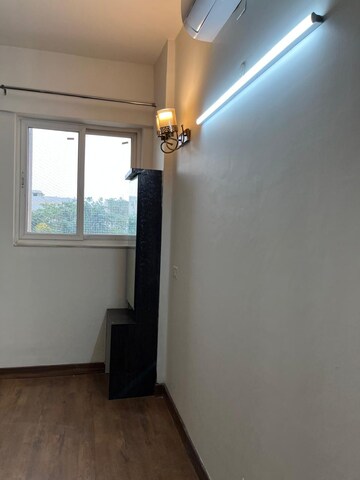Room in 3 BHK Apartment at Puri Anand Villas Phase II, Sector 81 – for Rent