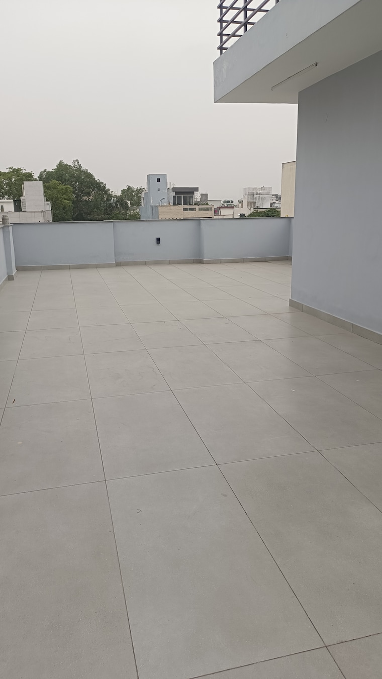 Terrace, new rajinder nagar 3 Bedroom 1165 Sq.Ft. Builder Floor In New Rajinder Nagar Delhi 8896641