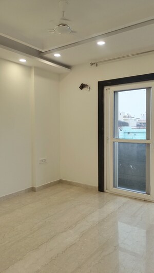 Room in 3 BHK Builder Floor at New Rajinder Nagar – for Sale