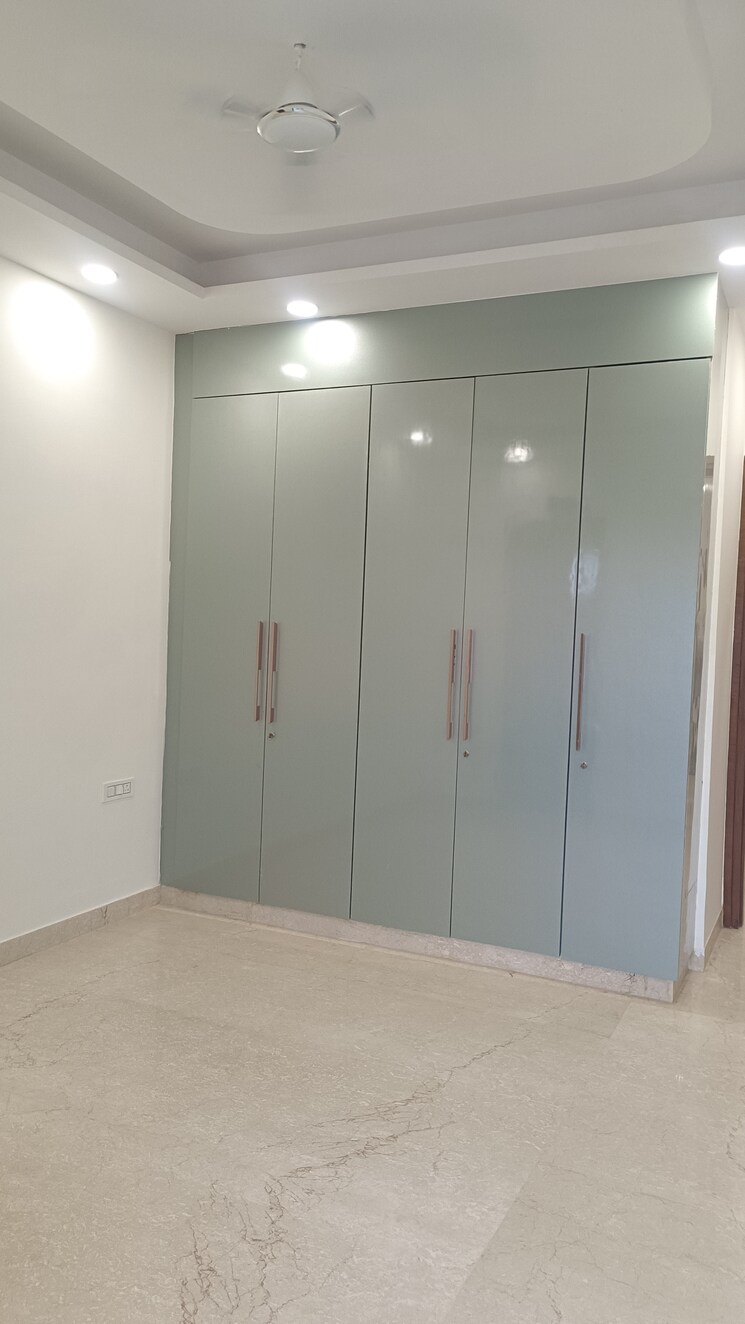 Room, new rajinder nagar 3 Bedroom 1165 Sq.Ft. Builder Floor In New Rajinder Nagar Delhi 8896641