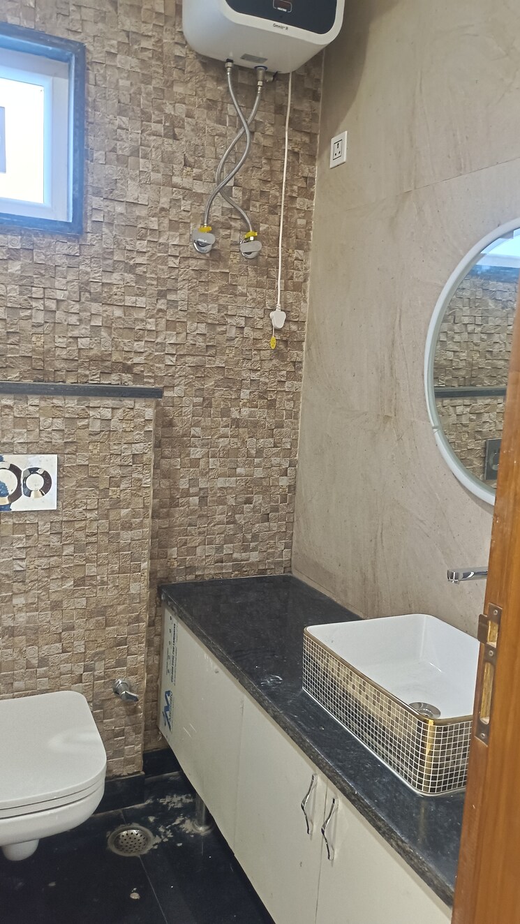 Bathroom, new rajinder nagar 3 Bedroom 1165 Sq.Ft. Builder Floor In New Rajinder Nagar Delhi 8896641