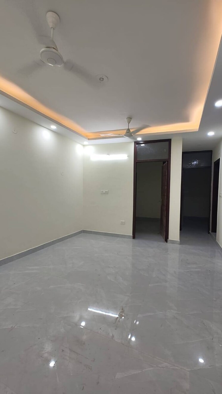 Room, govindpuri 3 Bedroom 900 Sq.Ft. Builder Floor In Govindpuri Delhi 8896633