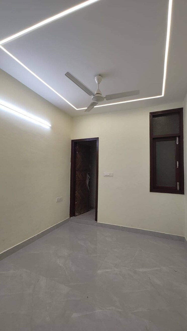 Room, govindpuri 3 Bedroom 900 Sq.Ft. Builder Floor In Govindpuri Delhi 8896633