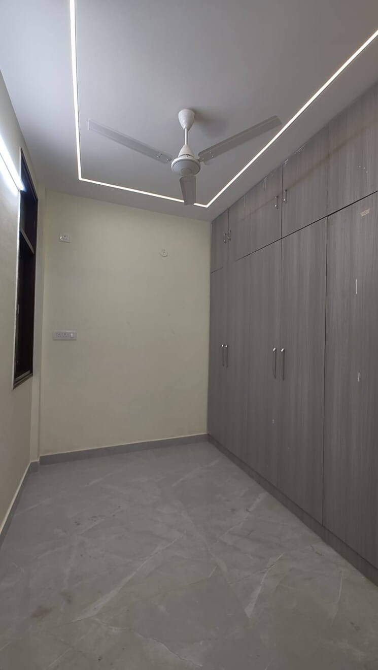 Room, govindpuri 3 Bedroom 900 Sq.Ft. Builder Floor In Govindpuri Delhi 8896633