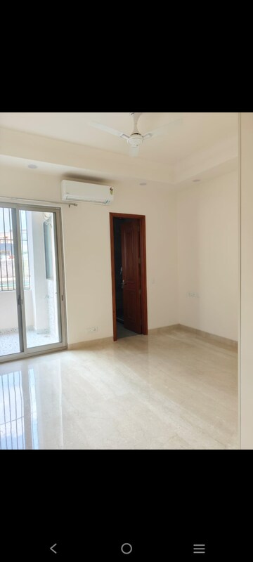 Room in 3 BHK Builder Floor at Chittaranjan Park – for Rent