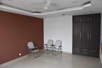 Living Room in 4 BHK Builder Floor at Omaxe Heights Gomti Nagar, Gomti Nagar – for Rent