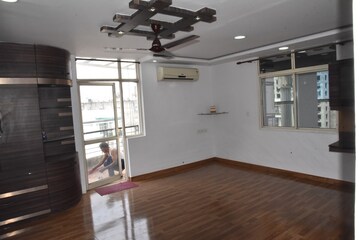 Room in 4 BHK Builder Floor at Omaxe Heights Gomti Nagar, Gomti Nagar – for Rent