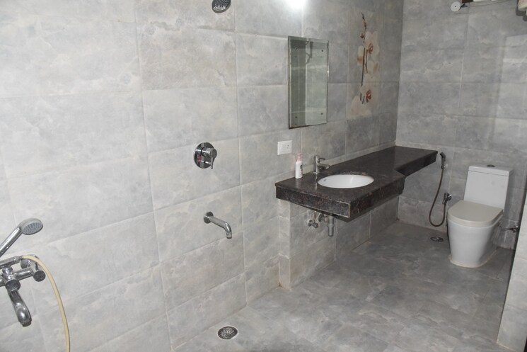 Bathroom, omaxe-heights-gomti-nagar 4 Bedroom 1900 Sq.Ft. Builder Floor In Gomti Nagar Lucknow 8896671