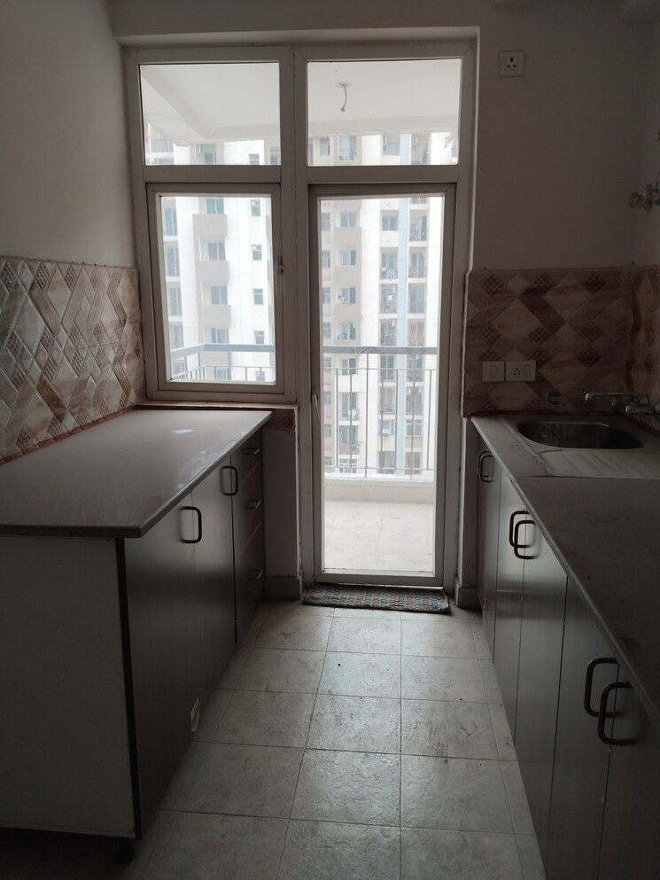 Room, amrapali-leisure-park 2.5 Bedroom 1225 Sq.Ft. Apartment In Amrapali Leisure Valley Greater Noida 8896703