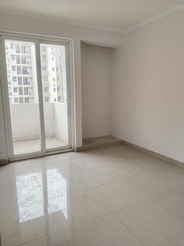 Room in 2.5 BHK Apartment at Amrapali Leisure Park, Amrapali Leisure Valley – for Rent