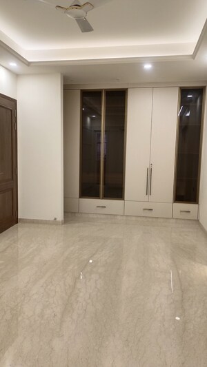 Room in 3 BHK Builder Floor at East Patel Nagar – for Sale