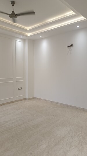 Room in 3 BHK Builder Floor at East Patel Nagar – for Sale