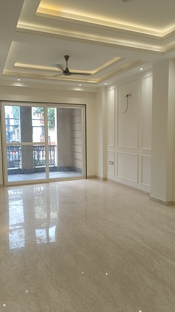 Room in 3 BHK Builder Floor at East Patel Nagar – for Sale