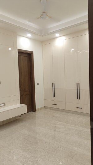 Room in 3 BHK Builder Floor at East Patel Nagar – for Sale