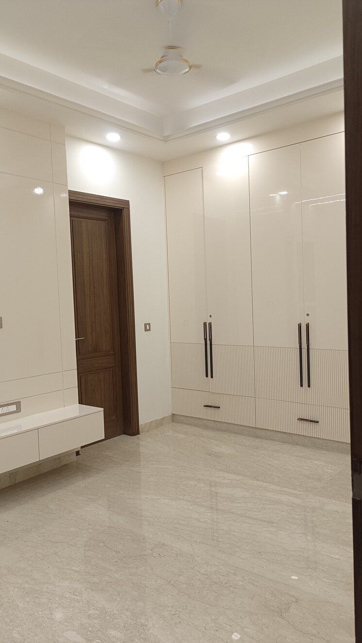 Room, east patel nagar 3 Bedroom 1820 Sq.Ft. Builder Floor In East Patel Nagar Delhi 8896691