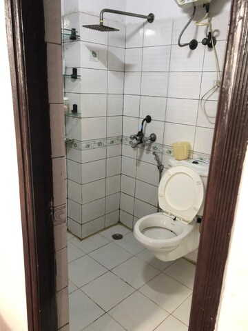 Bathroom in 3.5 BHK Independent House at Rajendra Nagar Sector 3 – for Rent