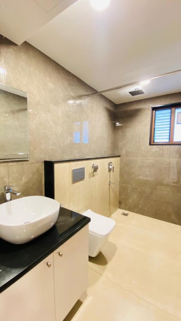 Bathroom, embassy-oasis 4 Bedroom 4300 Sq.Ft. Apartment In Frazer Town Bangalore 8896681