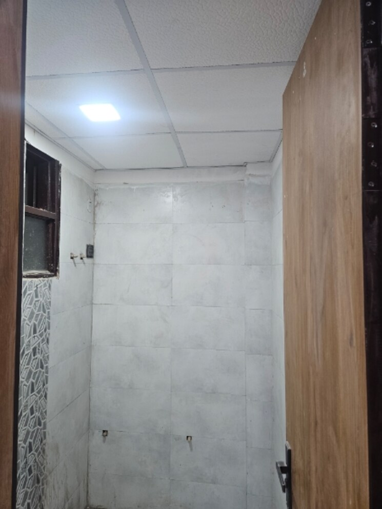 Bathroom, sector 1 greater noida 3 Bedroom 1550 Sq.Ft. Builder Floor In Sector 1 Greater Noida Greater Noida 8896747
