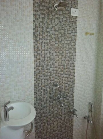 Bathroom in 2 BHK Apartment at Rosa Gardenia, Ghodbunder Road – for Sale