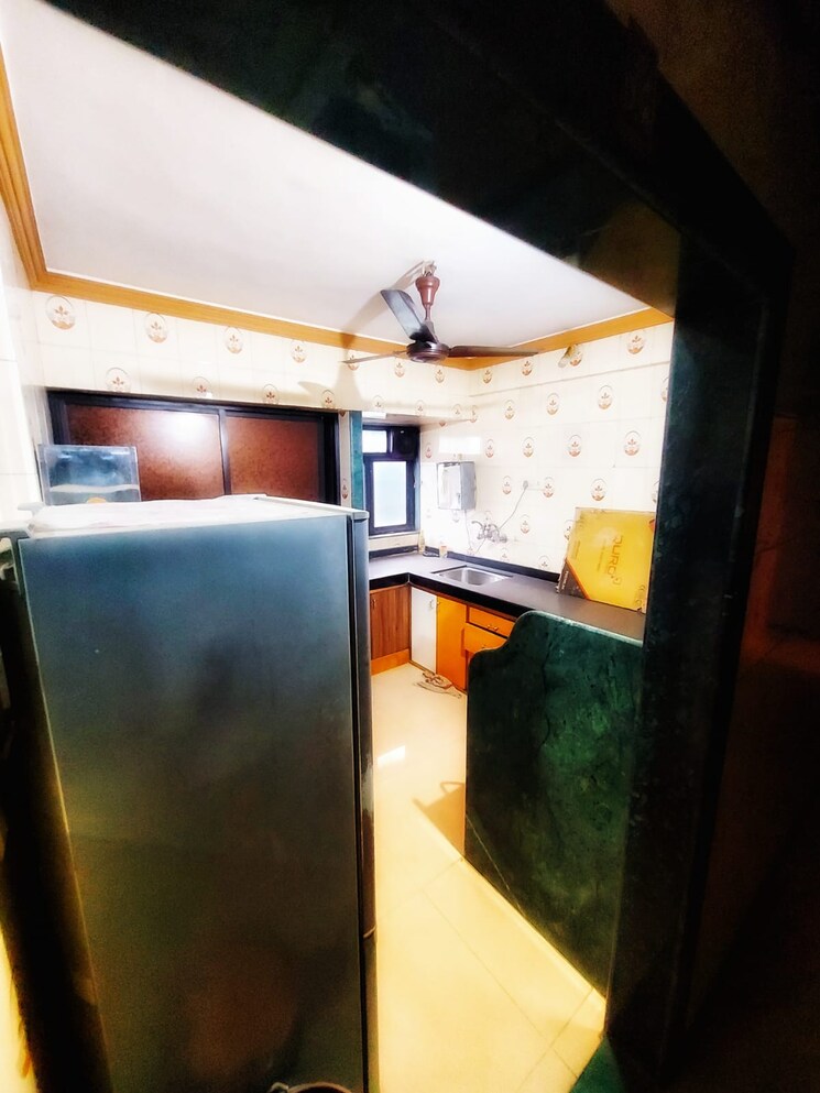 Kitchen, upper-crust 3 Bedroom 1100 Sq.Ft. Penthouse In Kalwa Thane 8896814