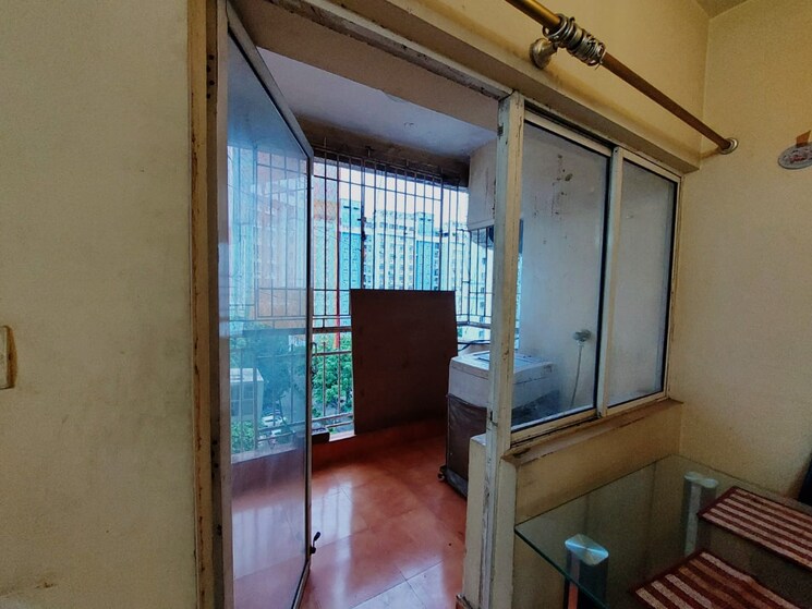 Living Room, south-city 3 Bedroom 1050 Sq.Ft. Apartment In Prince Anwar Shah Road Kolkata 8897075