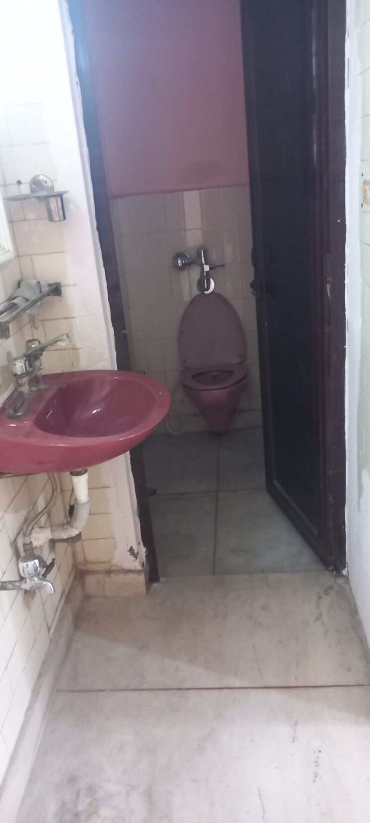 Bathroom, ip extension 2 Bedroom 900 Sq.Ft. Apartment In Ip Extension Delhi 8896828