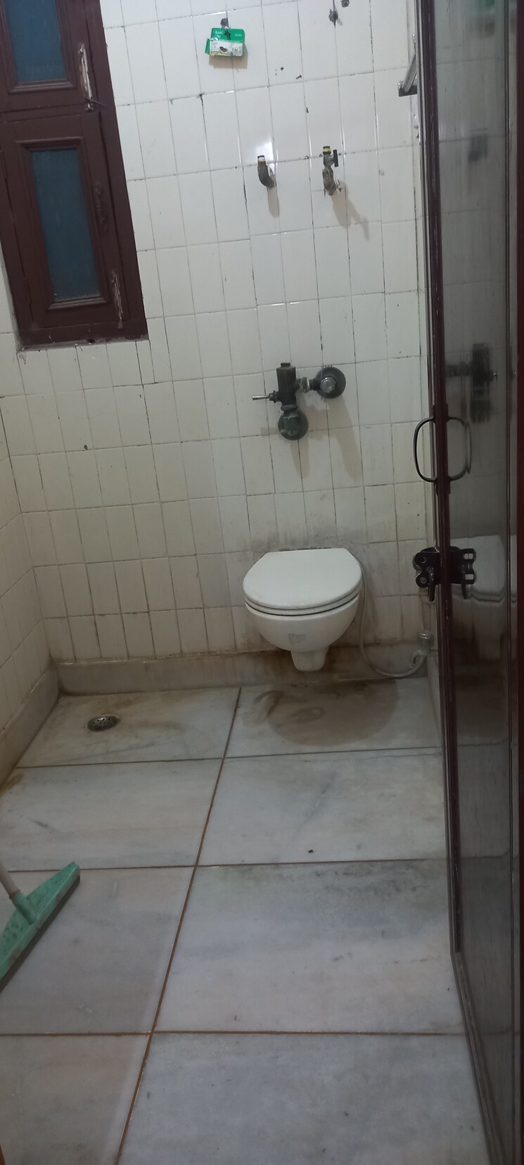 Attached Bathroom, ip extension 2 Bedroom 900 Sq.Ft. Apartment In Ip Extension Delhi 8896828