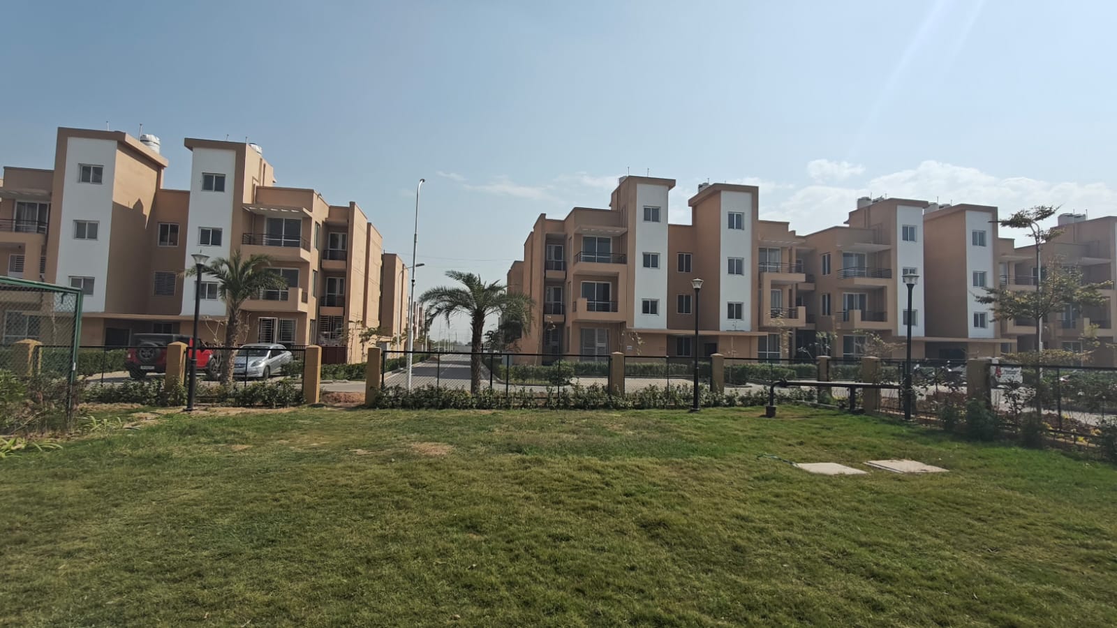 4 BHK 278 Sq.Yd. Builder Floor in BPTP Parkland Pride