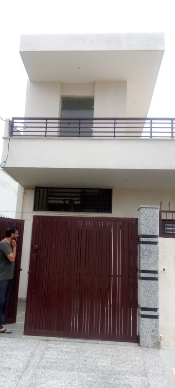 3 BHK Builder Floor – Exterior View View at Parsvnath City, Sector 8 - for Rent