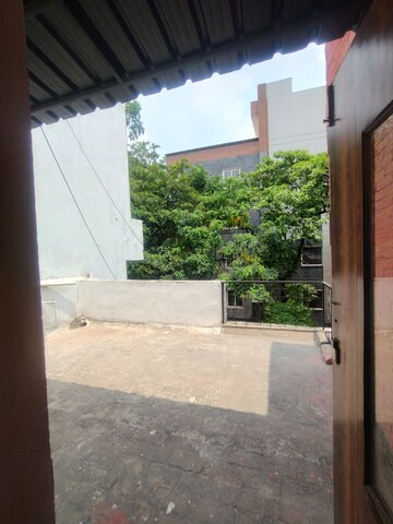 Balcony in 3 BHK Builder Floor at Ansal Sushant Lok I, Sector 43 – for Rent