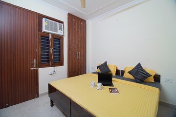 Master Bedroom in 2 BHK Builder Floor at Eros Rosewood Villas, Sector 50 – for Sale