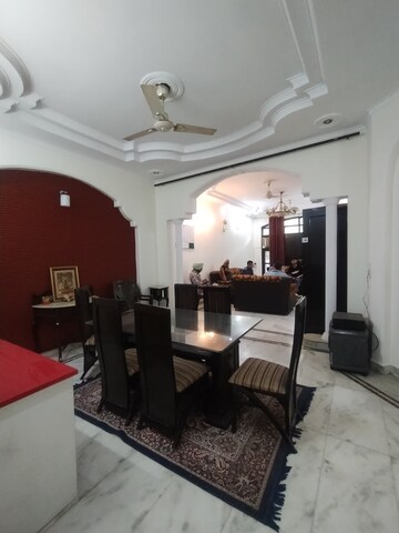 Master Bedroom in 3 BHK Builder Floor at Ansal Sushant Lok I, Sector 43 – for Rent