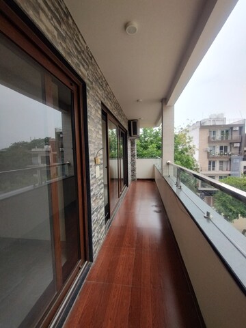 Balcony in 3 BHK Builder Floor at Global Arcade, Sector 42 – for Rent
