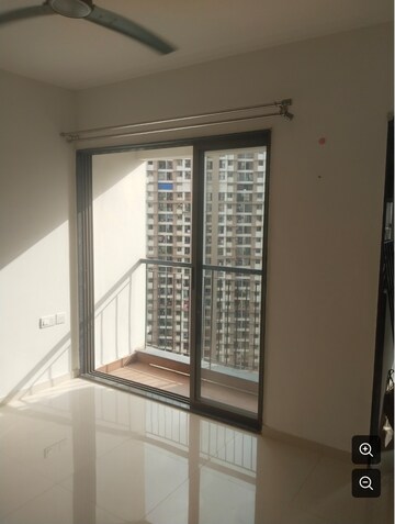 Room in 2 BHK Apartment at Runwal Eirene, Balkum Pada – for Rent