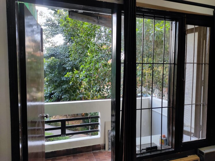 Balcony, sunstar-floors 3 Bedroom 210 Sq.Yd. Builder Floor In Sector 51 Gurgaon 8897037