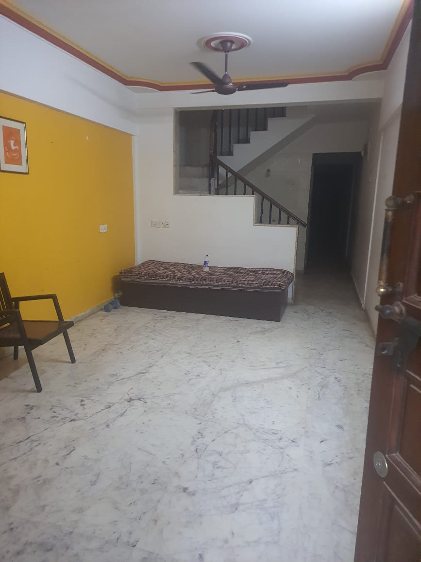 2.5 BHK Apartment For Rent in Goregaon West