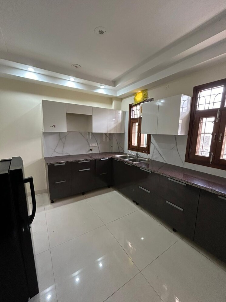 Kitchen, ansal-sushant-floors 3 Bedroom 260 Sq.Yd. Builder Floor In Sushant Lok ii Gurgaon 8897066