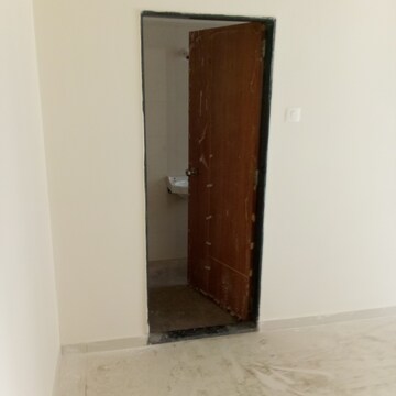 Room in 1 BHK Apartment at Goregaon Vivan, Goregaon West – for Rent