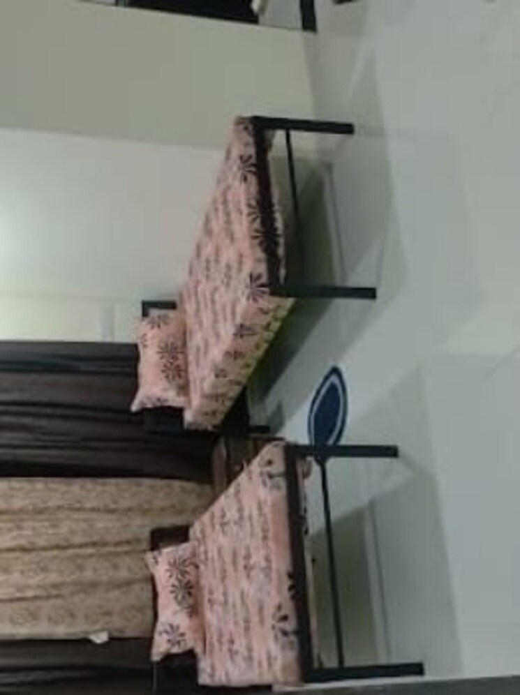 Room, andheri east Pg For Boys & Girls In Andheri East 8897076