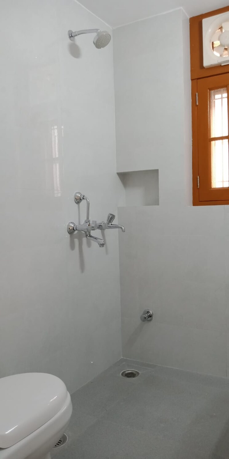 Room, k-m-apartments 3 Bedroom 1800 Sq.Ft. Apartment In Sector 3 Dwarka Delhi 8897096