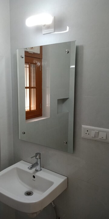 Room in 3 BHK Apartment at K.M. Apartments, Sector 3 Dwarka – for Rent