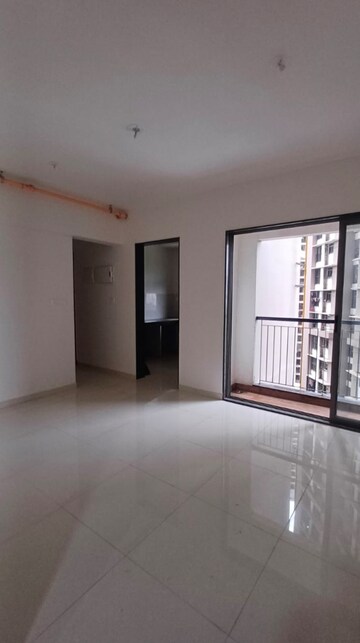 Room in 1 BHK Apartment at Runwal Eirene Part 1, Balkum Pada – for Rent