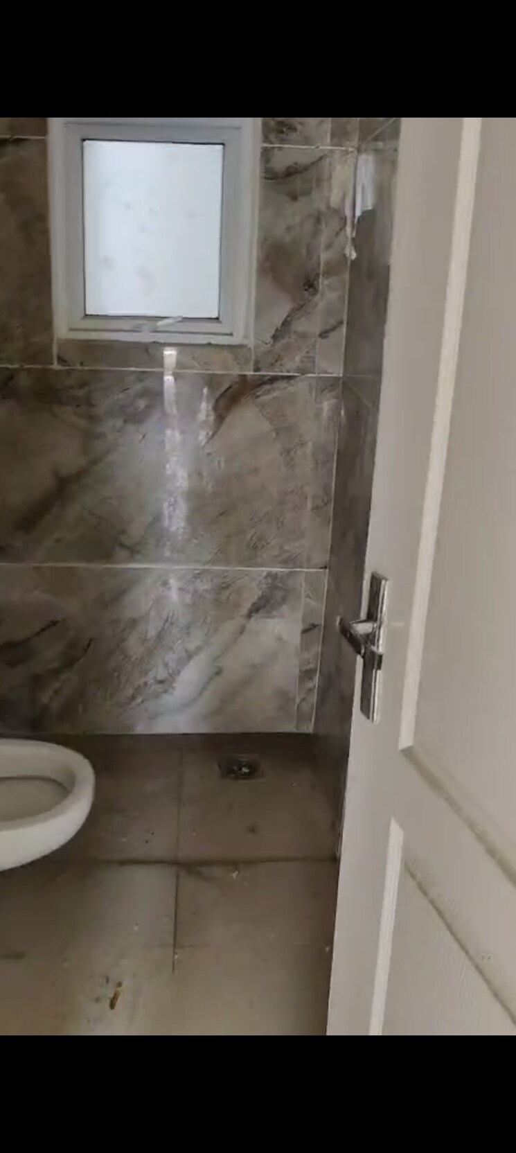 Bathroom, omaxe-the-palace 3 Bedroom 1550 Sq.Ft. Apartment In Gomti Nagar Lucknow 8897127