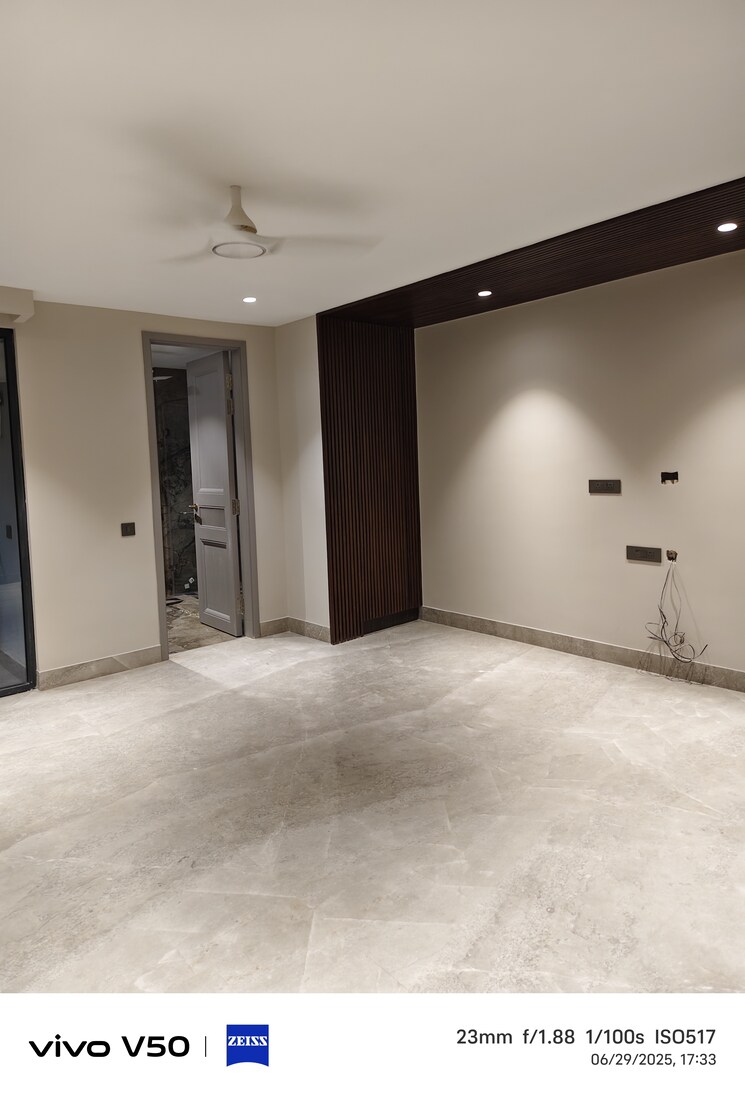 Room, greater kailash ii 4 Bedroom 315 Sq.Yd. Builder Floor In Greater Kailash ii Delhi 8897125