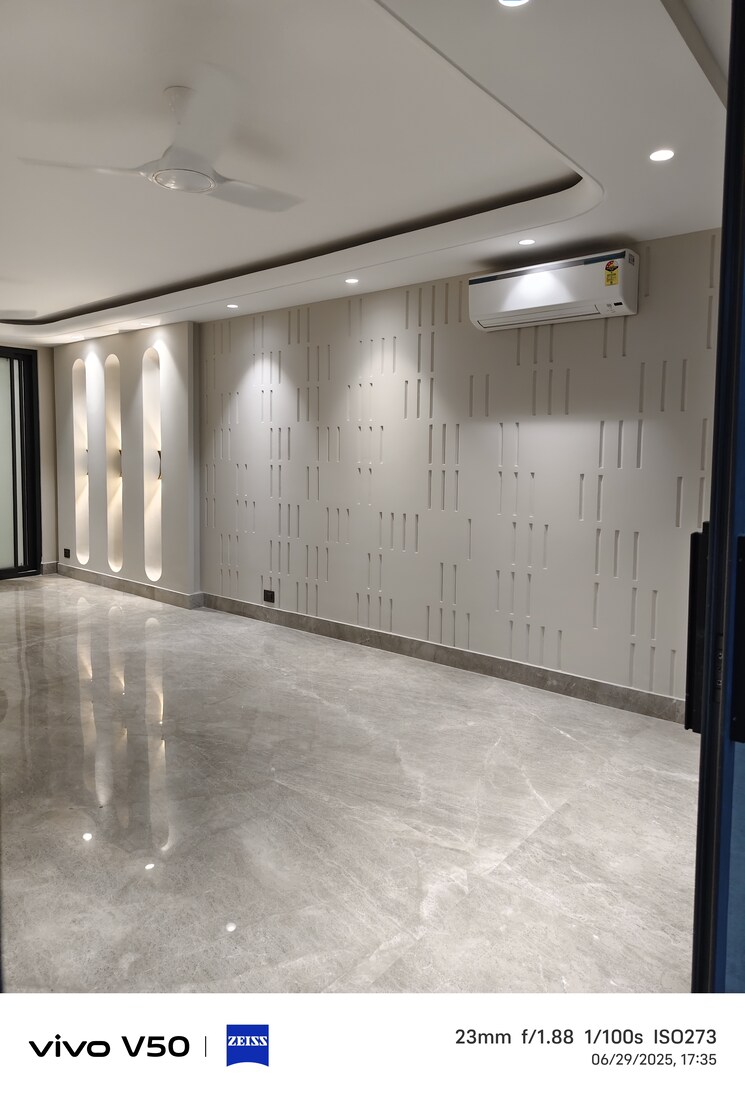 Room, greater kailash ii 4 Bedroom 315 Sq.Yd. Builder Floor In Greater Kailash ii Delhi 8897125