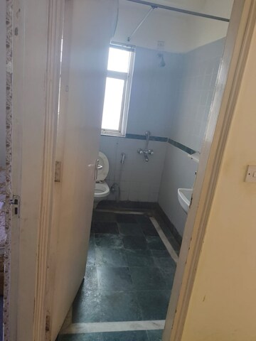 Bathroom in 2 BHK Apartment at DLF Regency Park I, Dlf Phase iv – for Rent