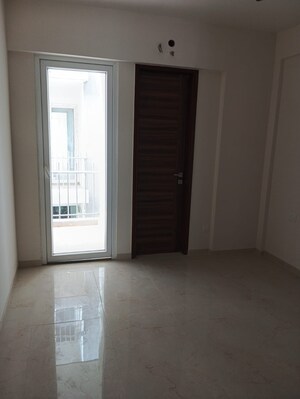 Room in 2.5 BHK Builder Floor at Smart World Gems, Sector 89 – for Sale