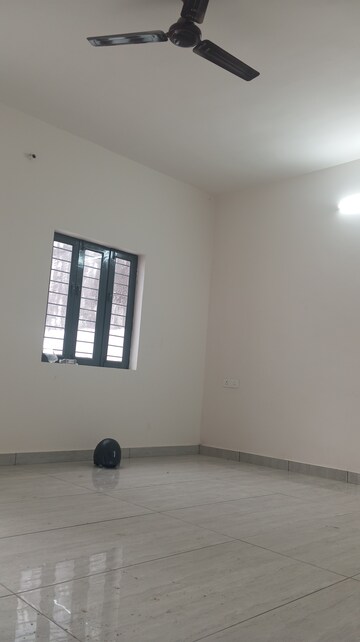 Room in 2 BHK Independent House at Sector 92 – for Rent
