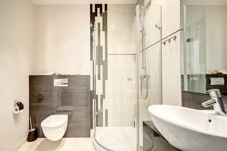 Bathroom, boutique-residential-apartments-35 2 Bedroom 1800 Sq.Ft. Apartment In Golf Links Delhi 8897175