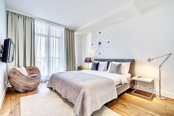Bedroom in 2 BHK Apartment at Boutique Residential Apartments 35, Golf Links – for Rent